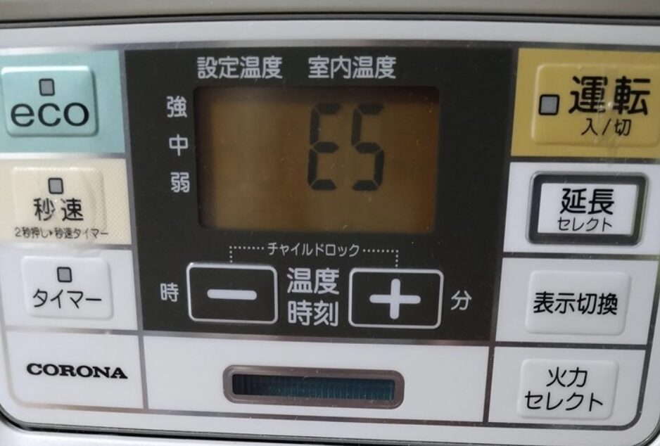 コロナ製ファンヒーターの液晶画面にE5の表示が出ており使用できない様子