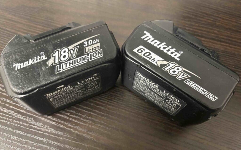 容量の異なるマキタ18Vリチウムイオンバッテリー2個の比較