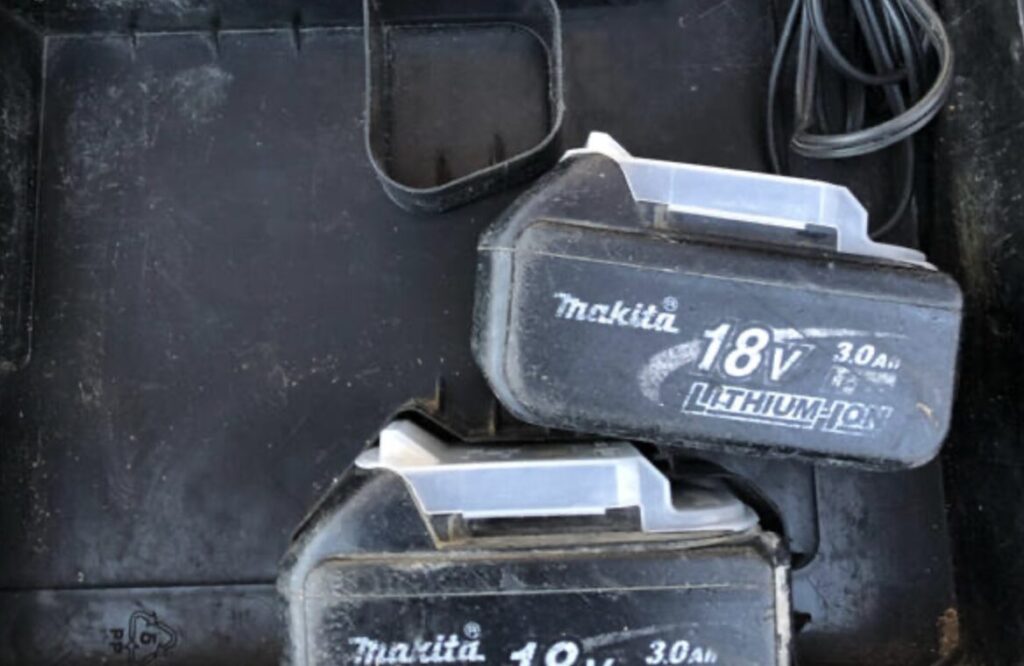 使用感のあるマキタ18V 3.0Ahリチウムイオンバッテリーの外観