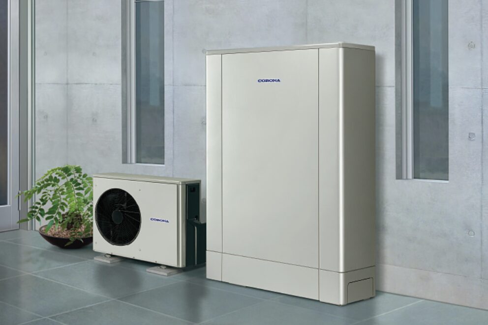 コロナ製エコキュートの貯湯ユニットとヒートポンプユニットが屋外に設置された様子