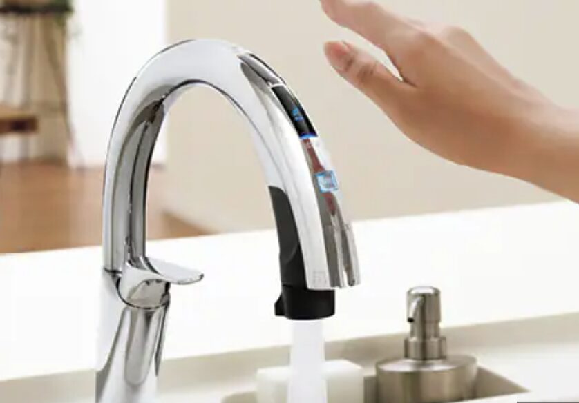 タッチセンサー式のキッチン蛇口